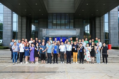 江蘇邦業(yè)“知行合一”會議 走進(jìn)摩貝恩世界級紙尿褲工廠，探秘母嬰護(hù)理新標(biāo)桿